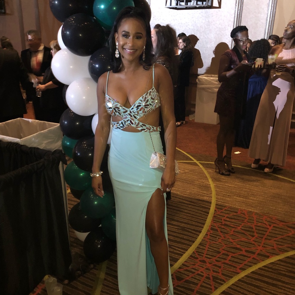 Prom/Homecoming Dress - Picture 4 of 4